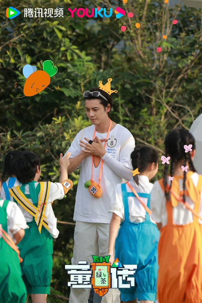 Rộ nghi vấn Triệu Lộ Tư yêu đương nam thần xứ Cảng hơn 13 tuổi, sự thật thế nào?-6