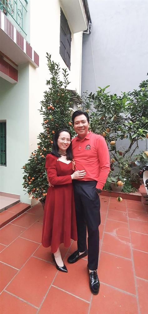 Nam nghệ sĩ điển trai nổi tiếng trong làng nhạc đỏ có đời thực hạnh phúc bên vợ con-8