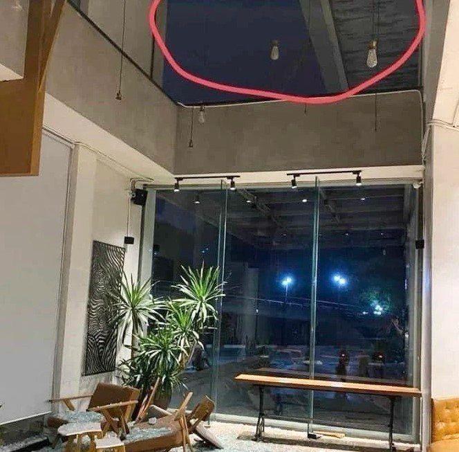 Vụ nữ bác sĩ bị tấm kính rơi vào người: Thống nhất phương án giải quyết-1