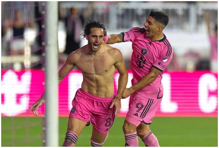 Cầu thủ giàu hơn cả Messi khoe body như quái vật trên sân cỏ gây xôn xao MXH-2