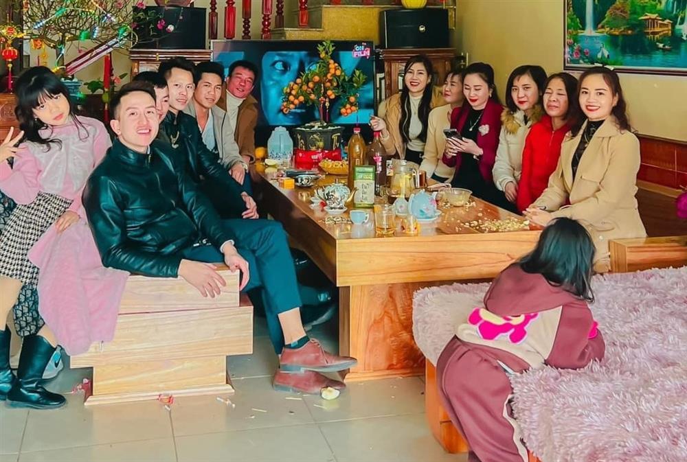 7 chàng rể vàng mười, phụ việc đồng áng, thay nhau chăm sóc bố vợ-3