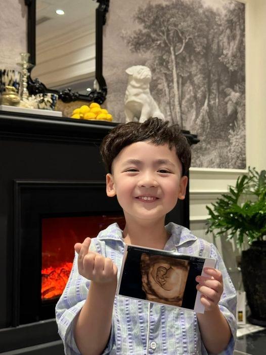 Á hậu Vbiz xác nhận mang thai lần 2, Đặng Thu Thảo và dàn sao chúc mừng-1