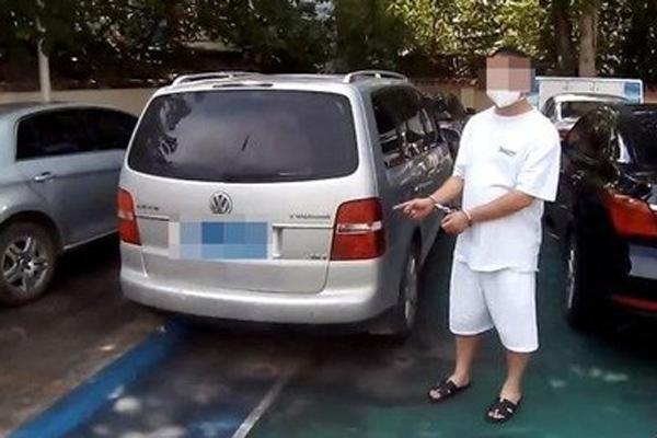 Con trai 10 tuổi tặng hot girl mạng nửa tỷ đồng, mẹ kiện đòi lại nhưng thất bại-2