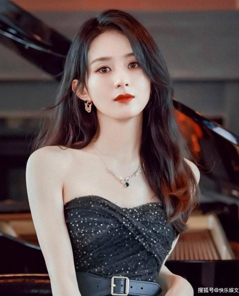 Cuộc chiến thảm đỏ Cannes được mong nhất-5