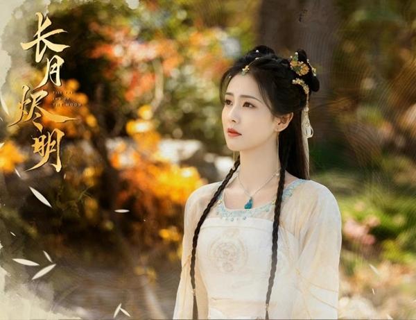 Vượt mặt 2 đỉnh lưu Dương Tử - Địch Lệ Nhiệt Ba, Bạch Lộc dẫn đầu lứa tiểu hoa 90 với thành tích khủng-1