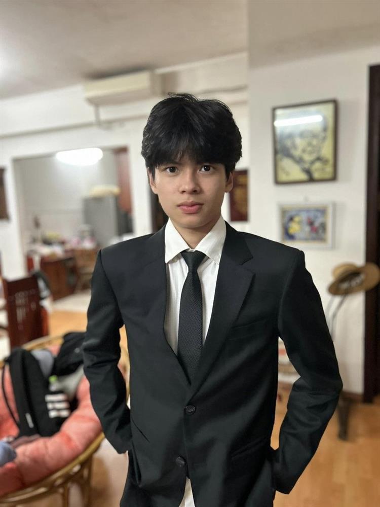 Từng là cậu nhóc đen nhẻm, con trai Trần Lực tuổi 16 lột xác như soái ca Hàn Quốc-2