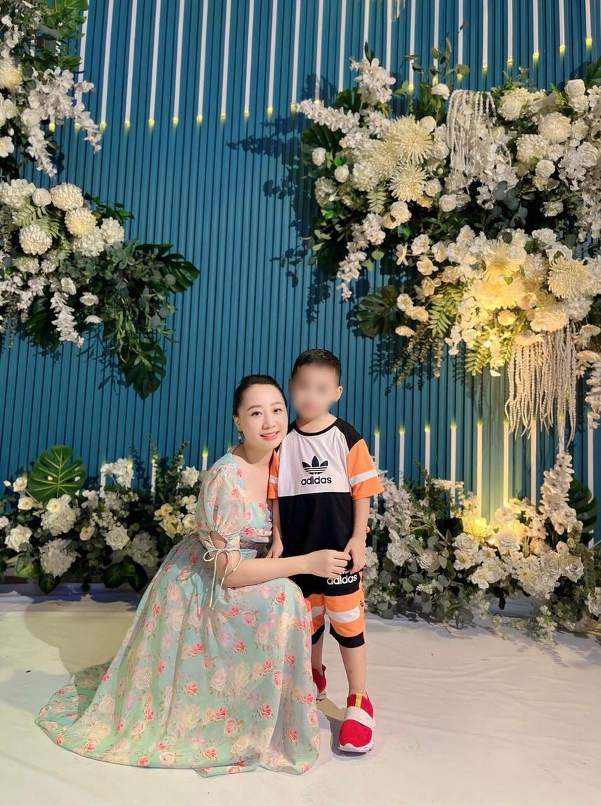 Cuộc sống hiện tại của nữ tiếp viên hàng không bị xe tông trên đường đi làm-1