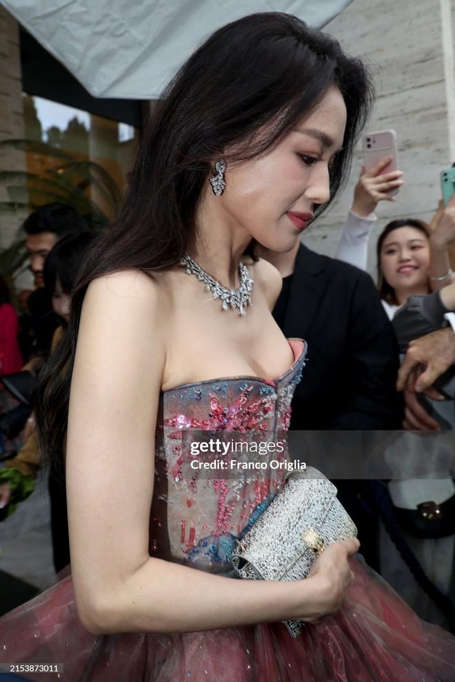 Khung hình quyền lực nhất thế giới: Thư Kỳ, Lưu Diệc Phi sánh vai cùng 2 đại mỹ nhân Hollywood-7