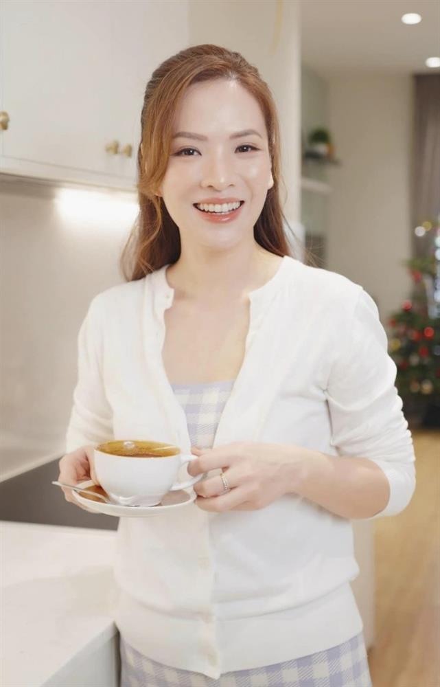 Mỹ nhân đảm đang nhất VFC: Bếp bóng loáng, mâm cơm nhà nhìn món nào cũng thèm-1