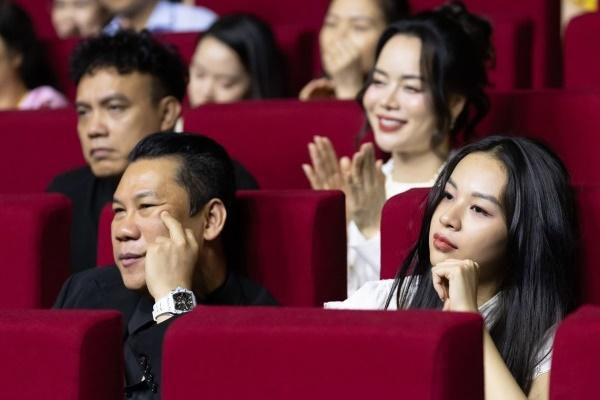 Phí Phương Anh trước khi vướng tin hẹn hò đại gia: Bị soi yêu đương với thiếu gia Sài thành, liên tục lộ hint như muốn công khai-18