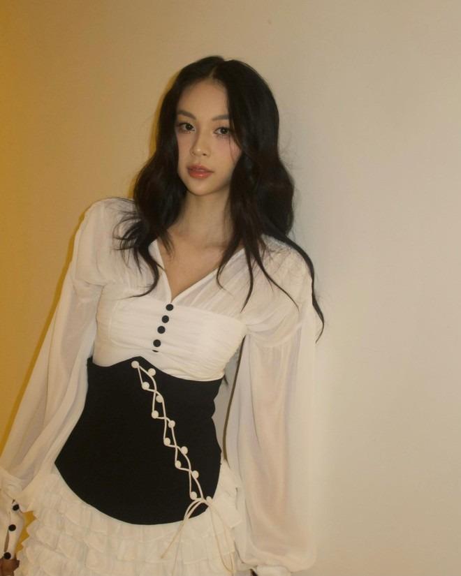 Phí Phương Anh trước khi vướng tin hẹn hò đại gia: Bị soi yêu đương với thiếu gia Sài thành, liên tục lộ hint như muốn công khai-1