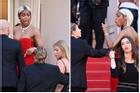Nữ ca sĩ chỉ tay, mắng mỏ nhân viên trên thảm đỏ Cannes