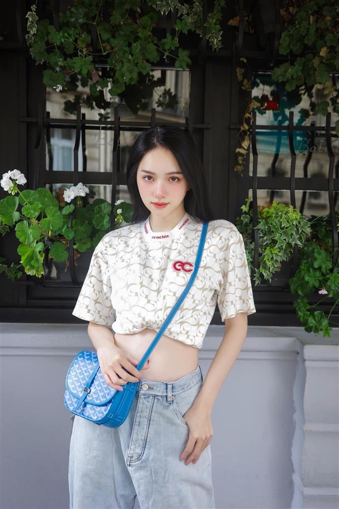 Hương Giang khoe vòng eo con kiến trên đường phố Paris-2