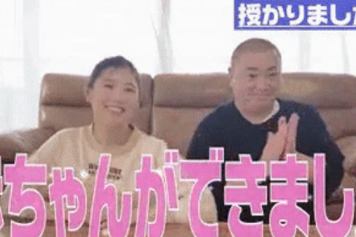 Nữ ca sĩ 9X vỡ oà báo tin mang thai con đầu lòng với chồng danh hài hơn 31 tuổi-2