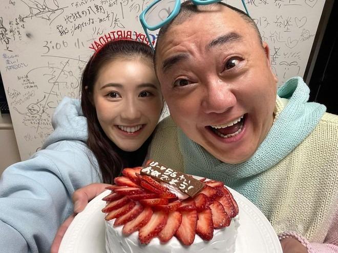 Nữ ca sĩ 9X vỡ oà báo tin mang thai con đầu lòng với chồng danh hài hơn 31 tuổi-7