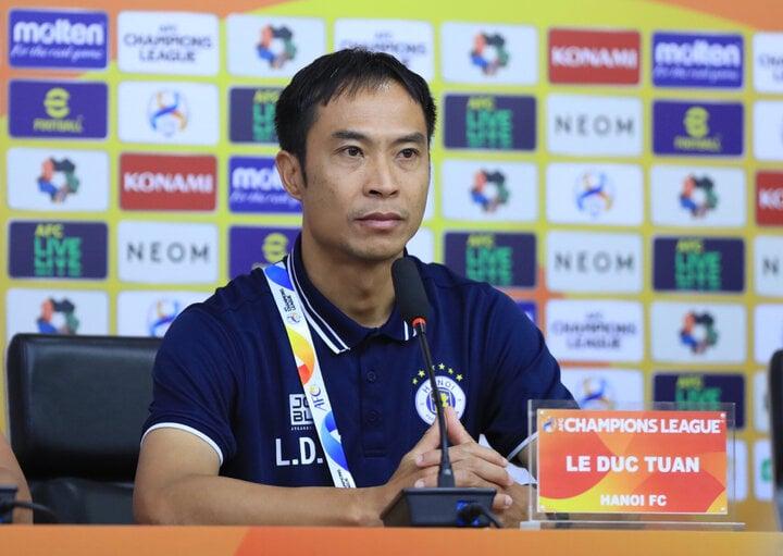Lộ diện thêm 3 trợ lý của HLV Kim Sang-sik ở đội tuyển Việt Nam-1