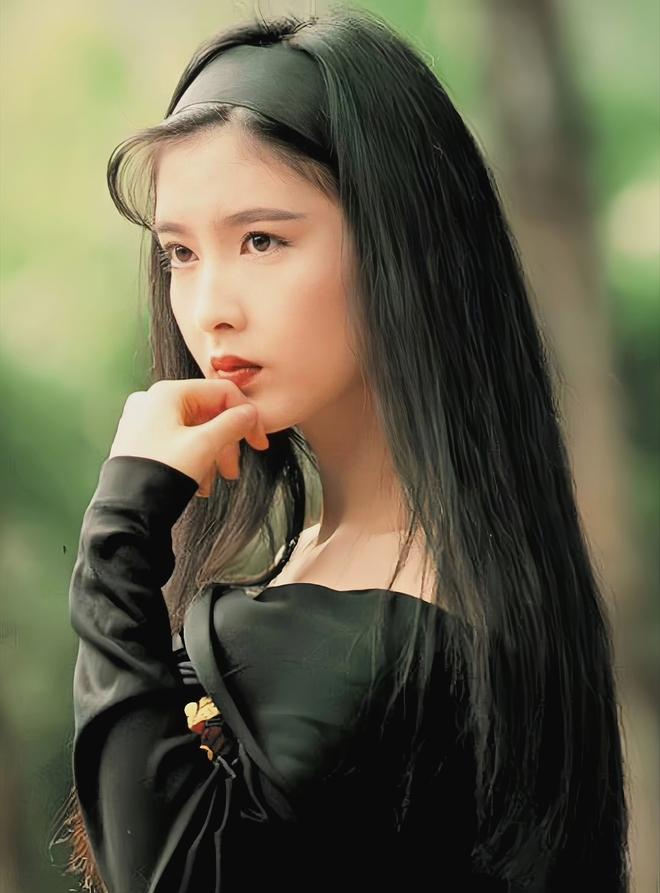 Ngọc nữ số 1 showbiz hack tuổi cực đỉnh sau 30 năm, U60 vẫn trẻ đẹp như thiếu nữ khiến netizen quá sốc-8