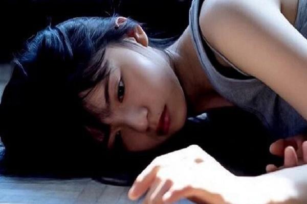 Cô dâu ôm ảnh chú rể trong đám cưới vì lý do đặc biệt-2