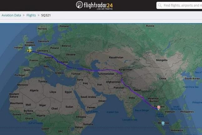 Cảnh tượng kinh hoàng trong máy bay Singapore vừa gặp sự cố nghiêm trọng-2