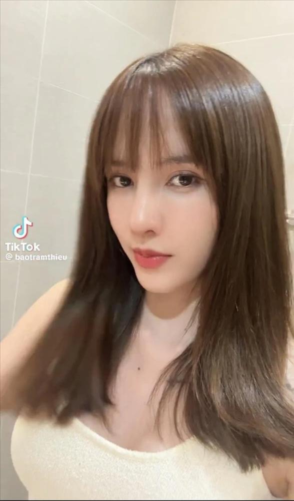 Thiều Bảo Trâm lộ diện với ngoại hình lạ, dân tình lập tức réo tên một người-1