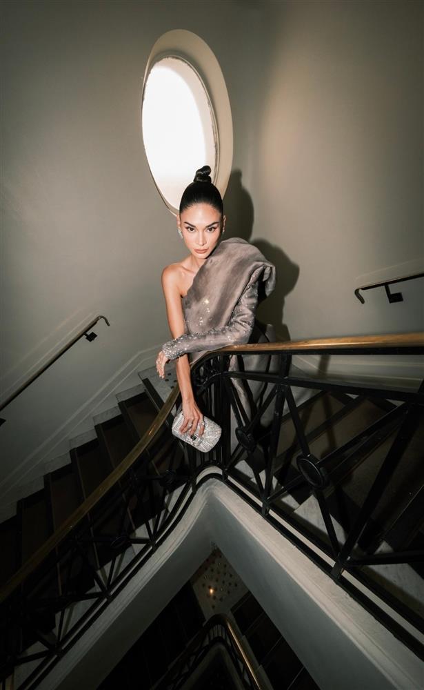 Khoảnh khắc Hoa hậu Hoàn vũ bị mời rời khỏi thảm đỏ Cannes-3