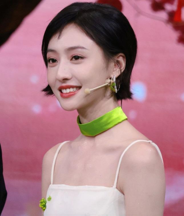 Nữ diễn viên Hồ Liên Hinh xuất hiện giữa bê bối lộ clip 20 phút-6