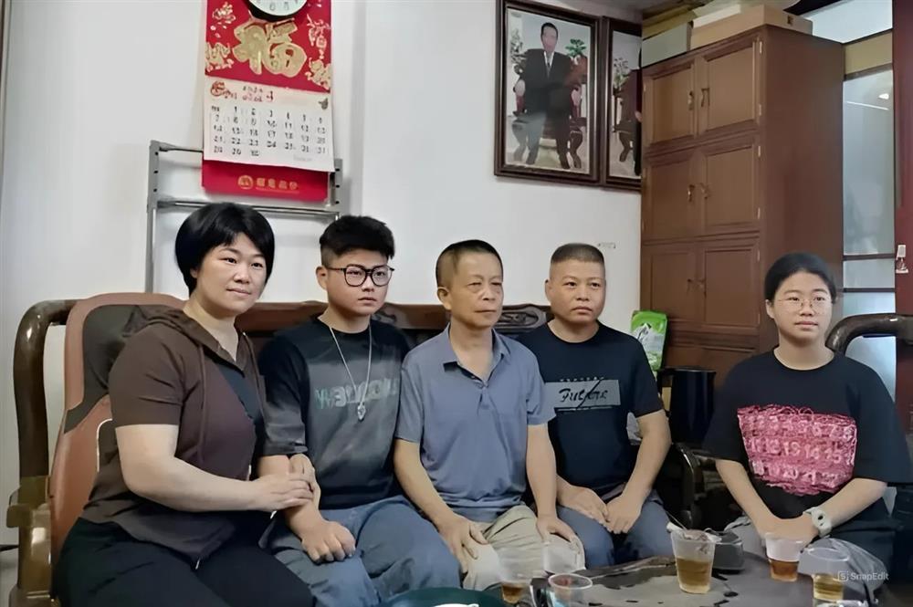 Thoát chết sau vụ sạt lở, chàng trai vượt 800km đến nhà cảm ơn ân nhân-2