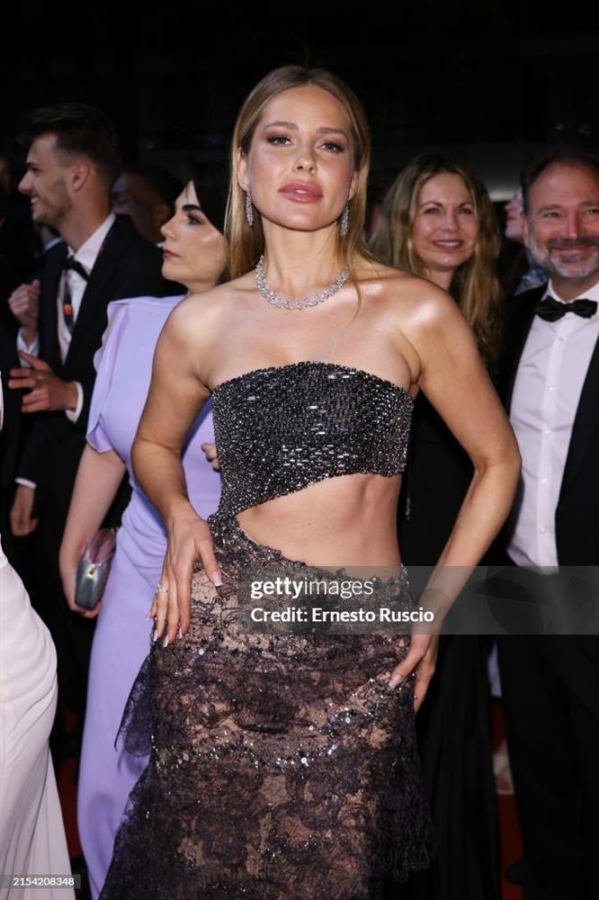 Cannes ngày 9: Mốt xuyên thấu, hở bạo chiếm sóng thảm đỏ-7