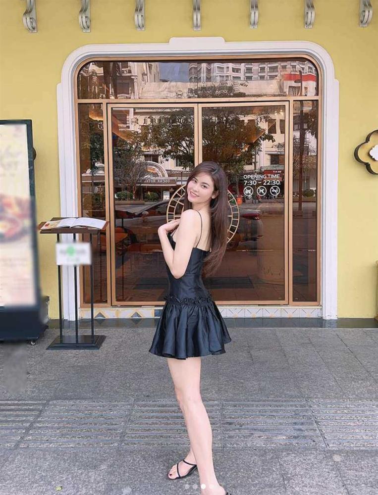 Trương Quỳnh Anh đã U40 vẫn mê kiểu thời trang trẻ như thiếu nữ-2