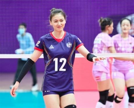 Nhan sắc nữ VĐV bóng chuyền được ví như Trương Bá Chi tại cup VTV9 - Bình Điền 2024-2