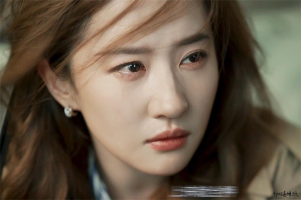 Lưu Diệc Phi đập tan mọi lời chê bai nhan sắc nhờ góc nghiêng thần thánh, đến cả cảnh khóc cũng đẹp ná thở-6