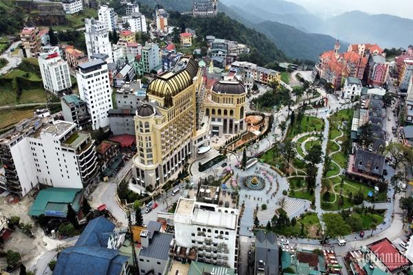 Tòa lâu đài nguy nga phơi sương trên đỉnh núi Tam Đảo-4