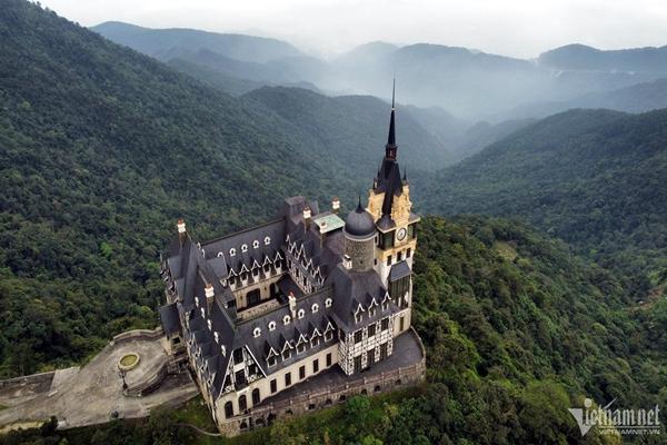 Hành trình chinh phục 2 đỉnh núi hùng vĩ của Lai Châu-4