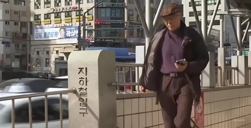 Ông lão 71 tuổi chăm chỉ làm shipper, thu nhập hơn 700 nghìn mỗi ngày-1