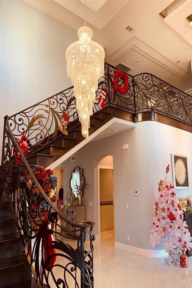 So kè cơ ngơi ở trời Tây của các chị đẹp Vbiz: Phạm Hương sở hữu bạch dinh trắng, Lệ Quyên tậu dinh thự 1,5 triệu đô siêu hoành tráng-5