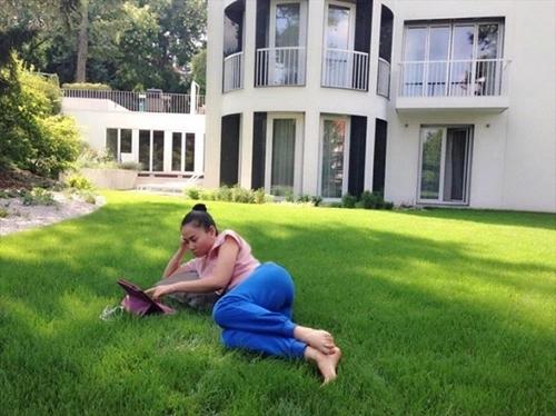 So kè cơ ngơi ở trời Tây của các chị đẹp Vbiz: Phạm Hương sở hữu bạch dinh trắng, Lệ Quyên tậu dinh thự 1,5 triệu đô siêu hoành tráng-21