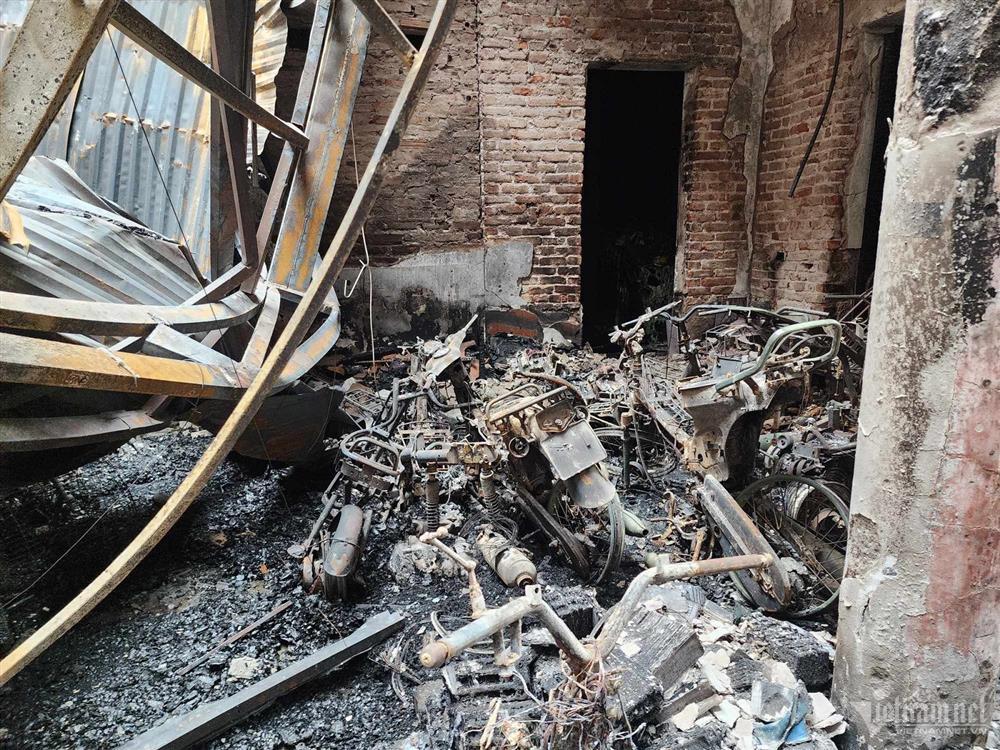 Hình ảnh hiện trường vụ cháy ở Trung Kính làm 14 người tử vong-8
