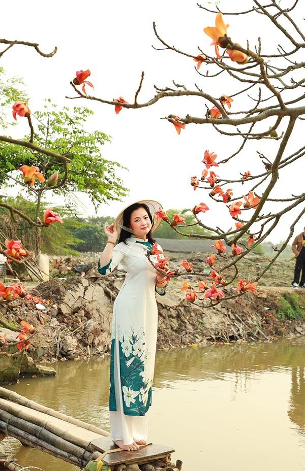 Nhan sắc trẻ đẹp của NSND Thu Quế ở tuổi 55-5