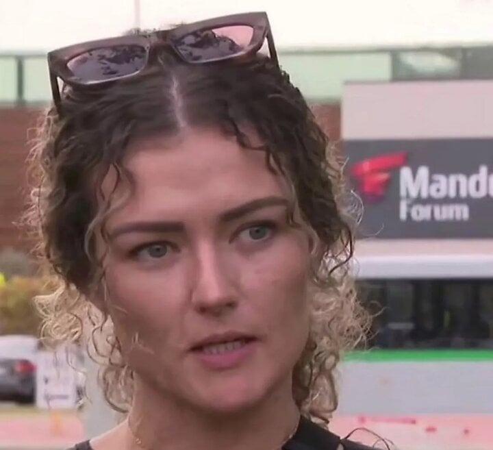 Kẹt cửa khi lên xe buýt, nam sinh bị kéo lê 300m, gãy xương chậu-2