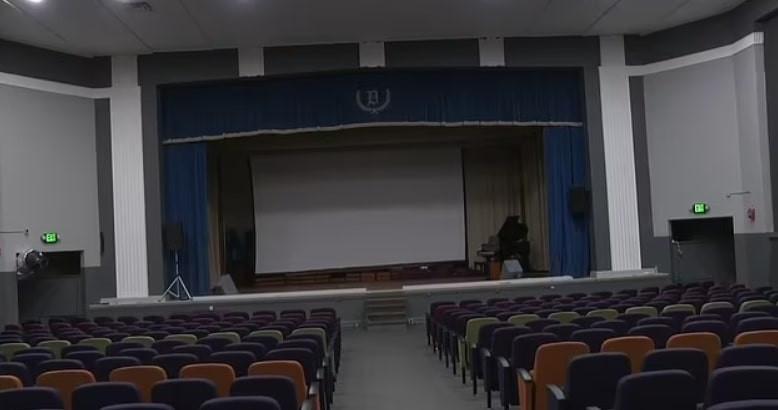 Ông bố mua lại ngôi trường bỏ hoang, biến thành biệt thự mơ ước-3