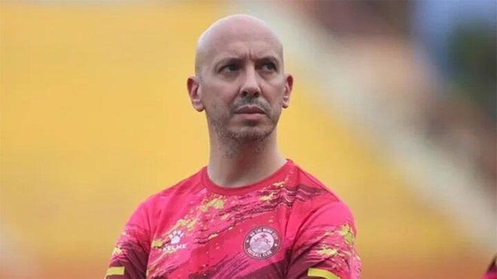 HLV Polking đưa trợ lý tai tiếng đến CLB Công an Hà Nội-1