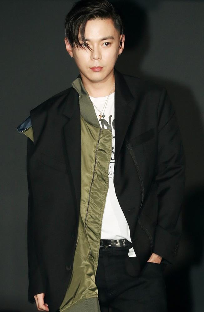 Nóng: Nam ca sĩ nổi tiếng bị bắt vì trộm cắp ở cửa hàng tiện lợi-1