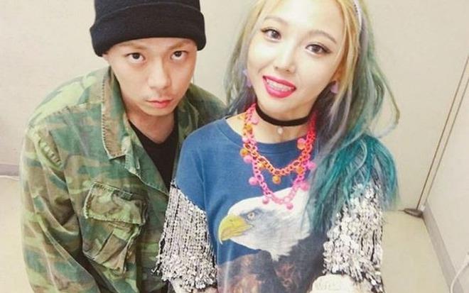 Nóng: Nam ca sĩ nổi tiếng bị bắt vì trộm cắp ở cửa hàng tiện lợi-3