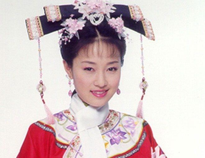 Nàng Hạ Tử Vy kiếm trăm tỷ đồng, dính líu đến vụ lừa đảo 2.500 tỷ nhưng vẫn được săn đón-1