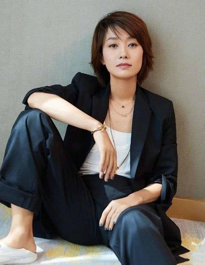 Nàng Hạ Tử Vy kiếm trăm tỷ đồng, dính líu đến vụ lừa đảo 2.500 tỷ nhưng vẫn được săn đón-2