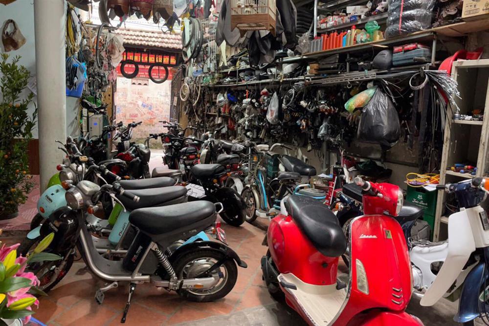 Xe đạp điện để kín tầng 1 ngôi nhà bị cháy ở Trung Kính-4