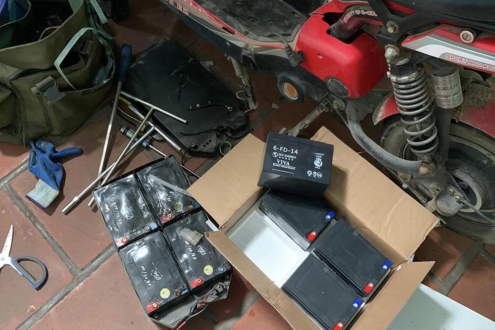 Xe đạp điện để kín tầng 1 ngôi nhà bị cháy ở Trung Kính-5