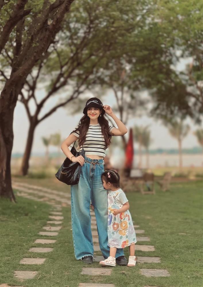 Phu nhân hào môn Phanh Lee hài hước khoe hành trình giảm 10 kg sau khi sinh con thứ 2-4