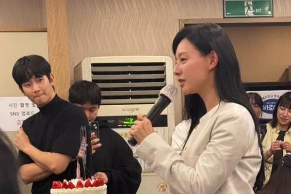 Những mỹ nhân từng là người tình tin đồn của Kim Soo Hyun-9