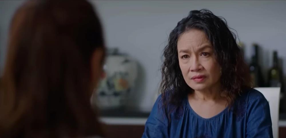 Vai diễn của Tú Oanh tạo tranh luận-2